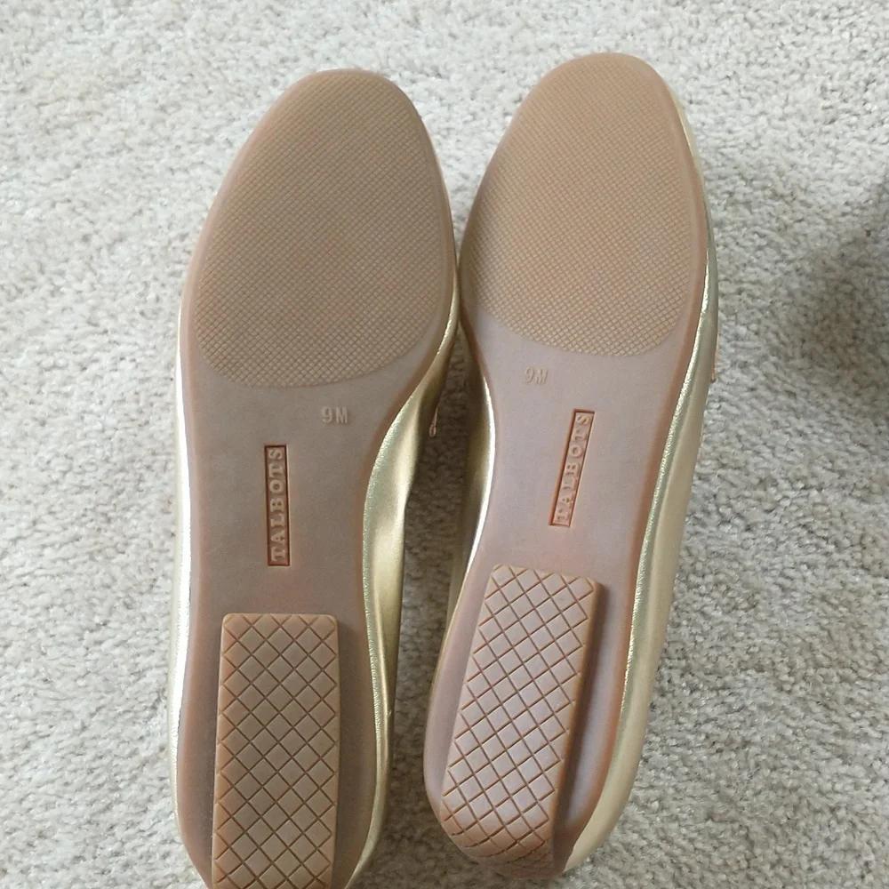 Talbot Soft Gold Jessie Loafer NWT - Picture 2 of 3